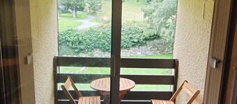 Cozy Duplex Apartment for 6 - Terrace, Parking, 500m from Cauterets Center