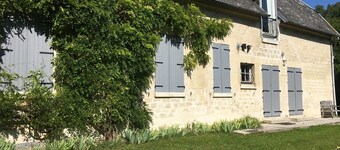 Pretty house in a pretty fortified village from the 13th century