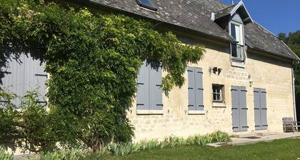 Pretty house in a pretty fortified village from the 13th century