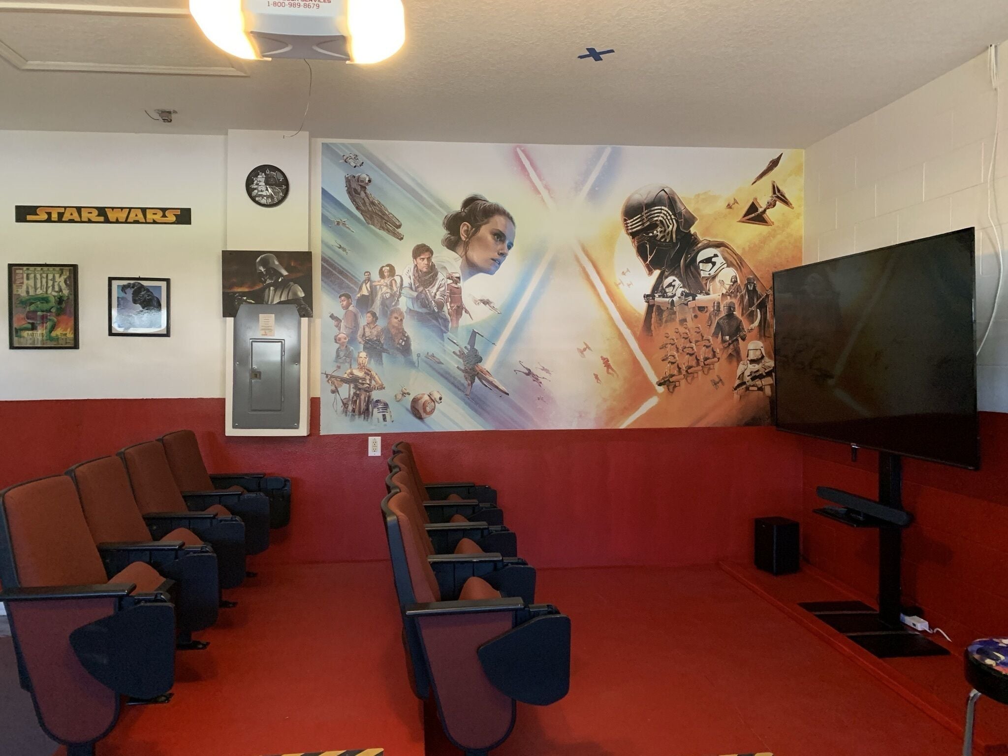 Magic Escape- Themed Bedrooms, Pool/Spa, Game Room, Movie Theater! Near Disney!