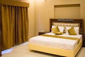 Suite | Skrivebord for bærbar PC, lydisolert, wi-fi (inkludert) og sengetøy