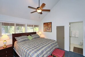 4 chambres, fer et planche à repasser, Wi-Fi, draps fournis