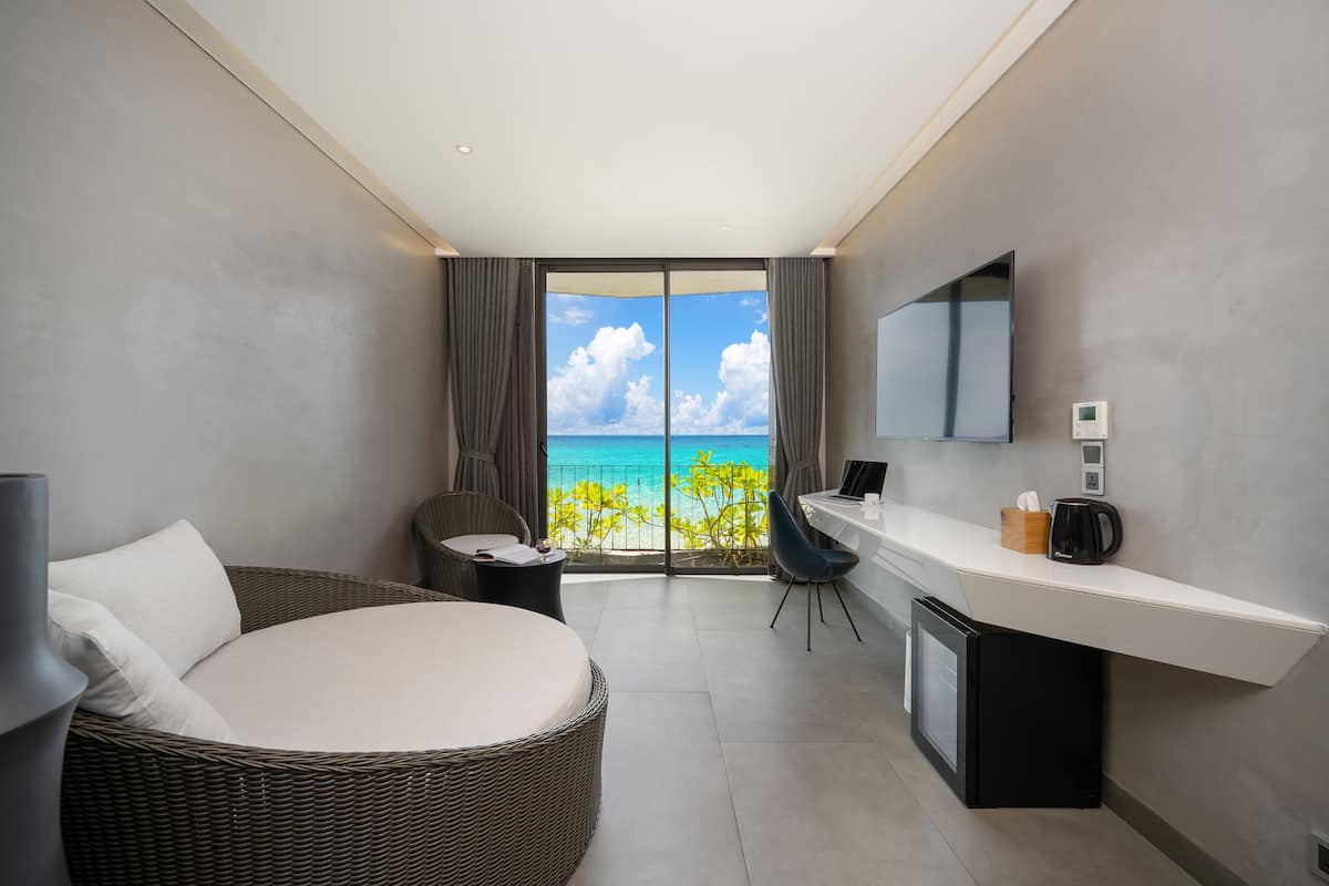 Executive Suite Sea View | Beach/ocean view