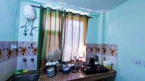 Kochgeschirr/Geschirr/Besteck