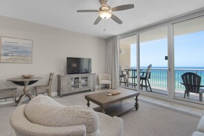 TV - 🌊Gulf Front VIEWS-5 Pools-2BR Majestic Beach 1-605🌊 (Panama City Beach)
