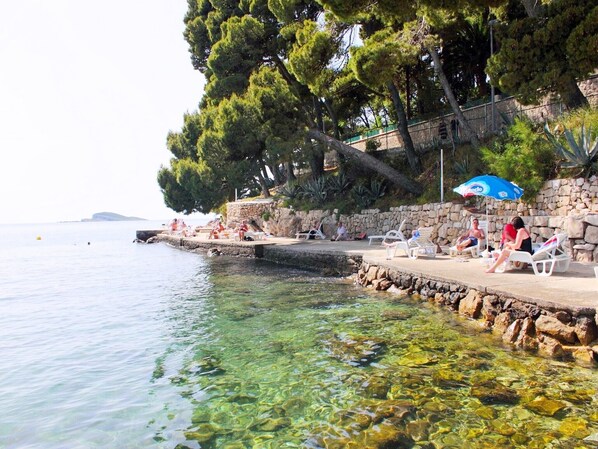 Property grounds - Apartments Maro, (16466), Cavtat, hr (Cavtat)