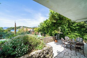 Outdoor dining - Apartments Maro, (16466), Cavtat, hr (Cavtat)