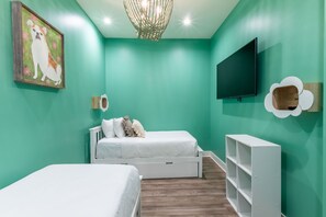 4 bedrooms, iron/ironing board, free WiFi, bed sheets