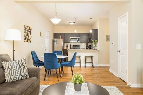 The Fenimore Flat | No Steps | Patio | King Bed!
