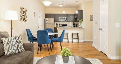 The Fenimore Flat | No Steps | Patio | King Bed!