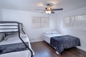 Appartamento (2 Bedrooms) | 2 camere, postazione laptop, ferro/asse da stiro, lenzuola