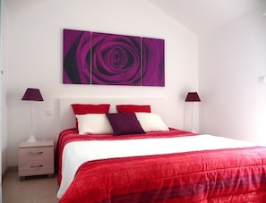 2 bedrooms, iron/ironing board, travel cot, WiFi