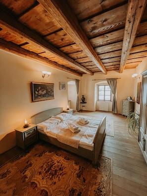 Superior Apartment | Free WiFi, bed sheets - Resla Residence (Banska Stiavnica)
