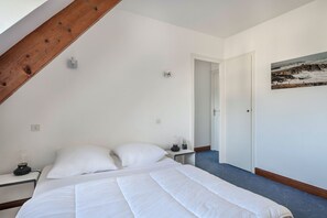 5 bedrooms, iron/ironing board, free WiFi - Charming house for 11 people in Sarzeau (Sarzeau)