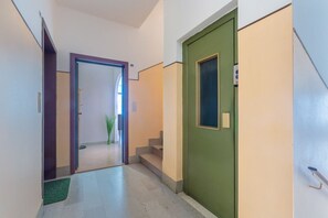 Interior - GuestHost - Bright Flat with Terrace (Ferrara)