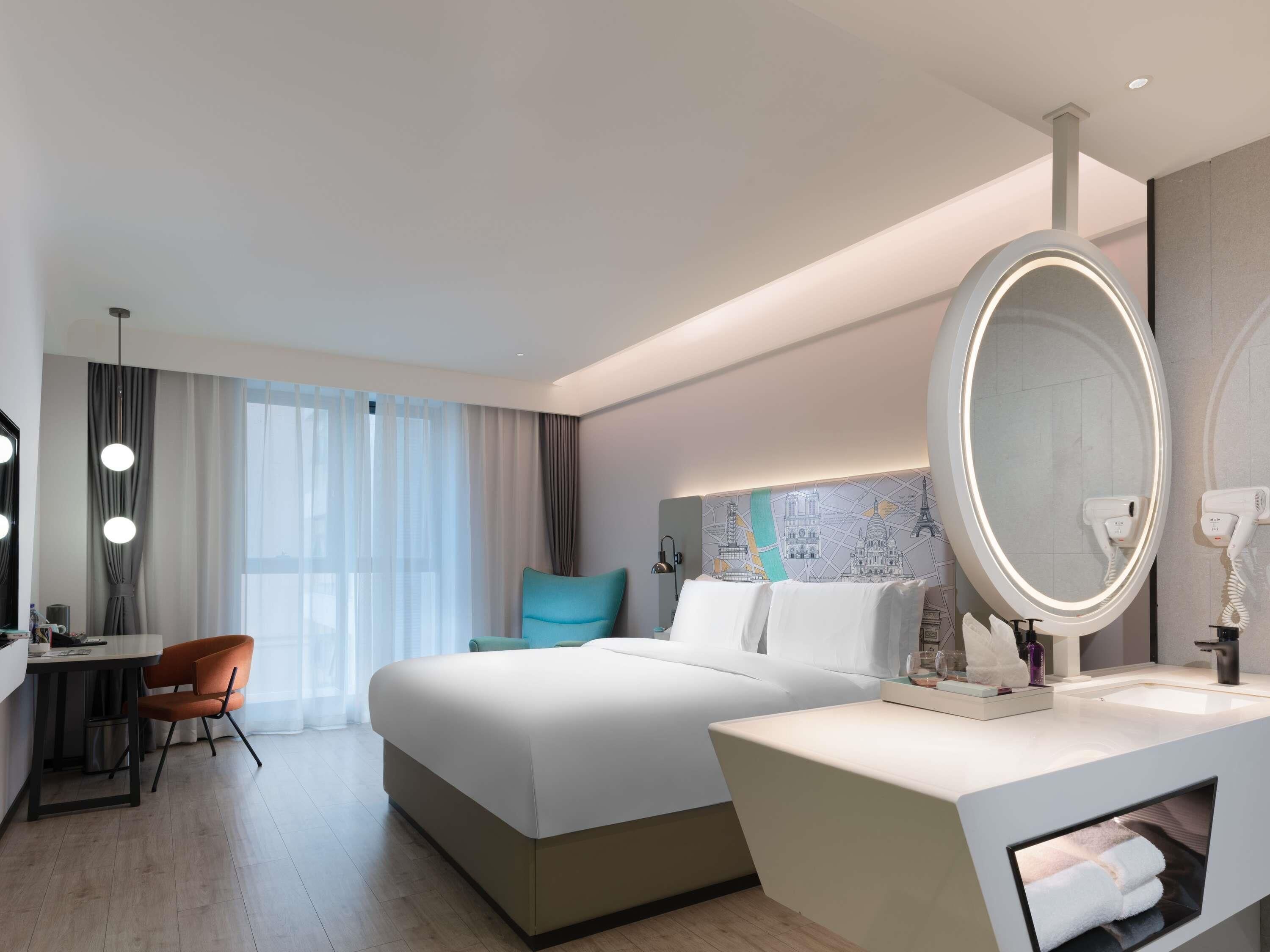 Superior Room, 1 King Bed | In-room safe, free WiFi, bed sheets