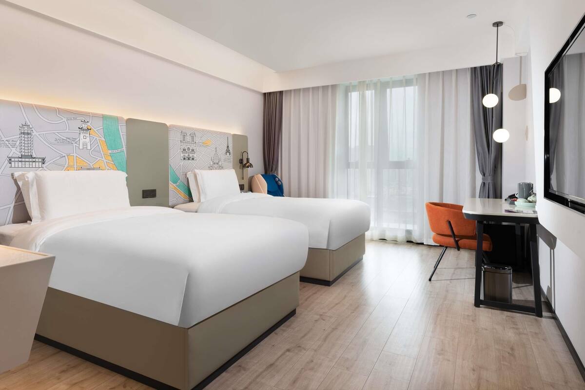 Superior Room, 2 Twin Beds | In-room safe, WiFi (free), bed sheets