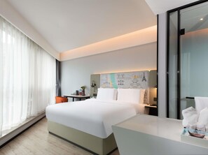 Standard Room, 1 King Bed | In-room safe, free WiFi, bed sheets - Mercure Chengdu Xindu (Chengdu)