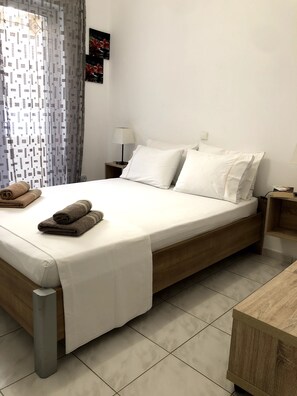 3 bedrooms, iron/ironing board, free WiFi, bed sheets - Rosy's House (Χανιά)