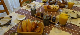 Room 2 - "Le Destourbes