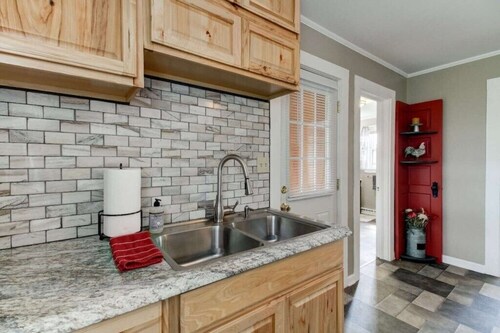 Charming Bacova Village Cottage Near Lake Moomaw