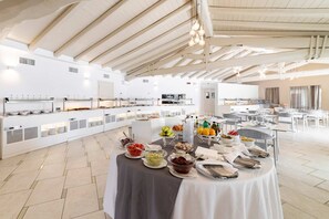 含每日吃到飽早餐