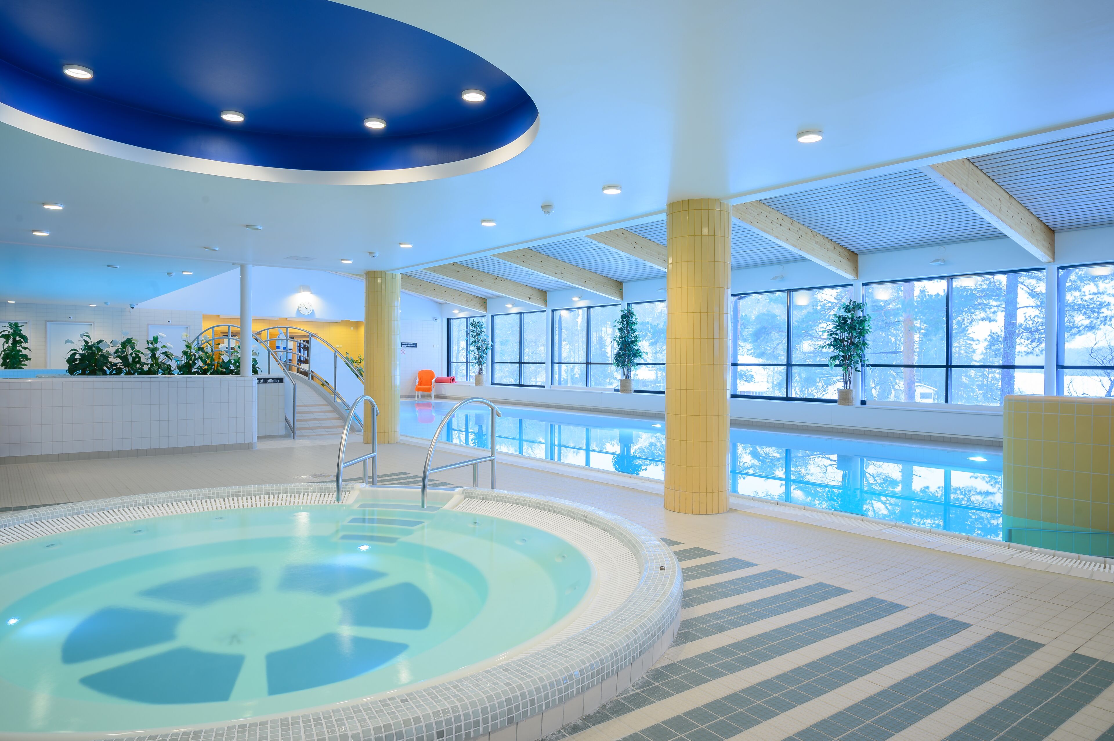 Sauna, hot tub, steam room