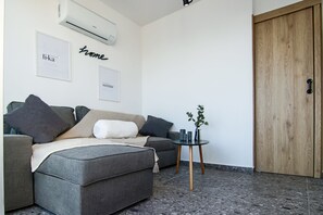 Living area - Phaedrus Living: Seaview Studio Suite Lighthouse 52 (Paphos)