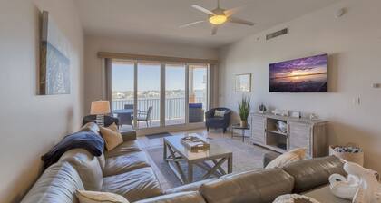 Relaxing end unit condo with amazing views.