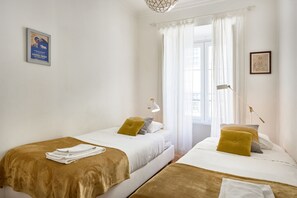 2 chambres, fer et planche à repasser, Wi-Fi, draps fournis