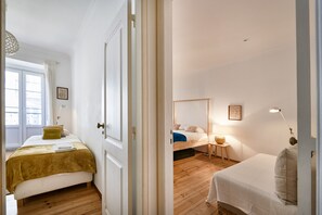 2 chambres, fer et planche à repasser, Wi-Fi, draps fournis