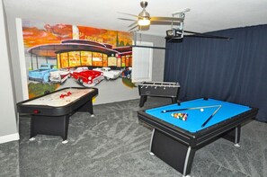 House, 6 Bedrooms | Game room
