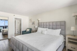 1 bedroom, iron/ironing board, WiFi, bed sheets - The Scallop | Beachfront Condo (Destin)