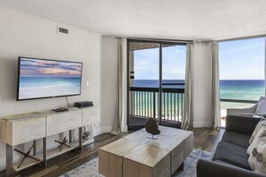 TV, DVD player, offices - The Scallop | Beachfront Condo (Destin)