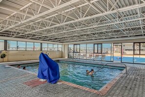 Indoor pool - The Scallop | Beachfront Condo (Destin)
