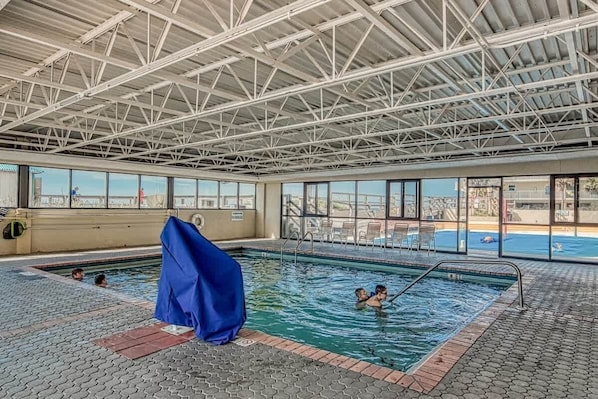 Piscine intérieure