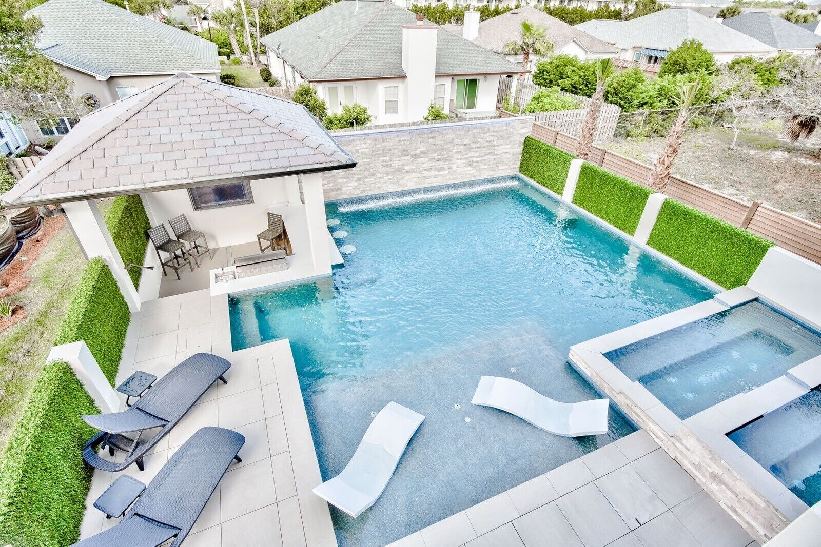 SUPER HOUSE!