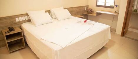 經濟客房 | 迷你吧、書桌、免費 Wi-Fi、床單