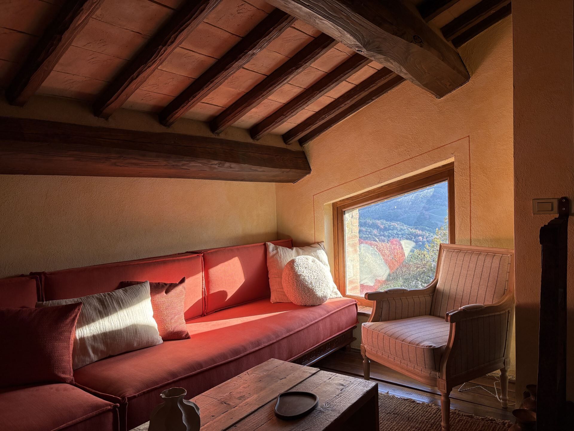 Télévision, cheminée