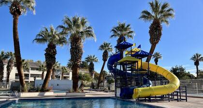 V 31| 3-Level Townhome *Pool* Hot Tub * Pickleball * Ping Pong * Playground