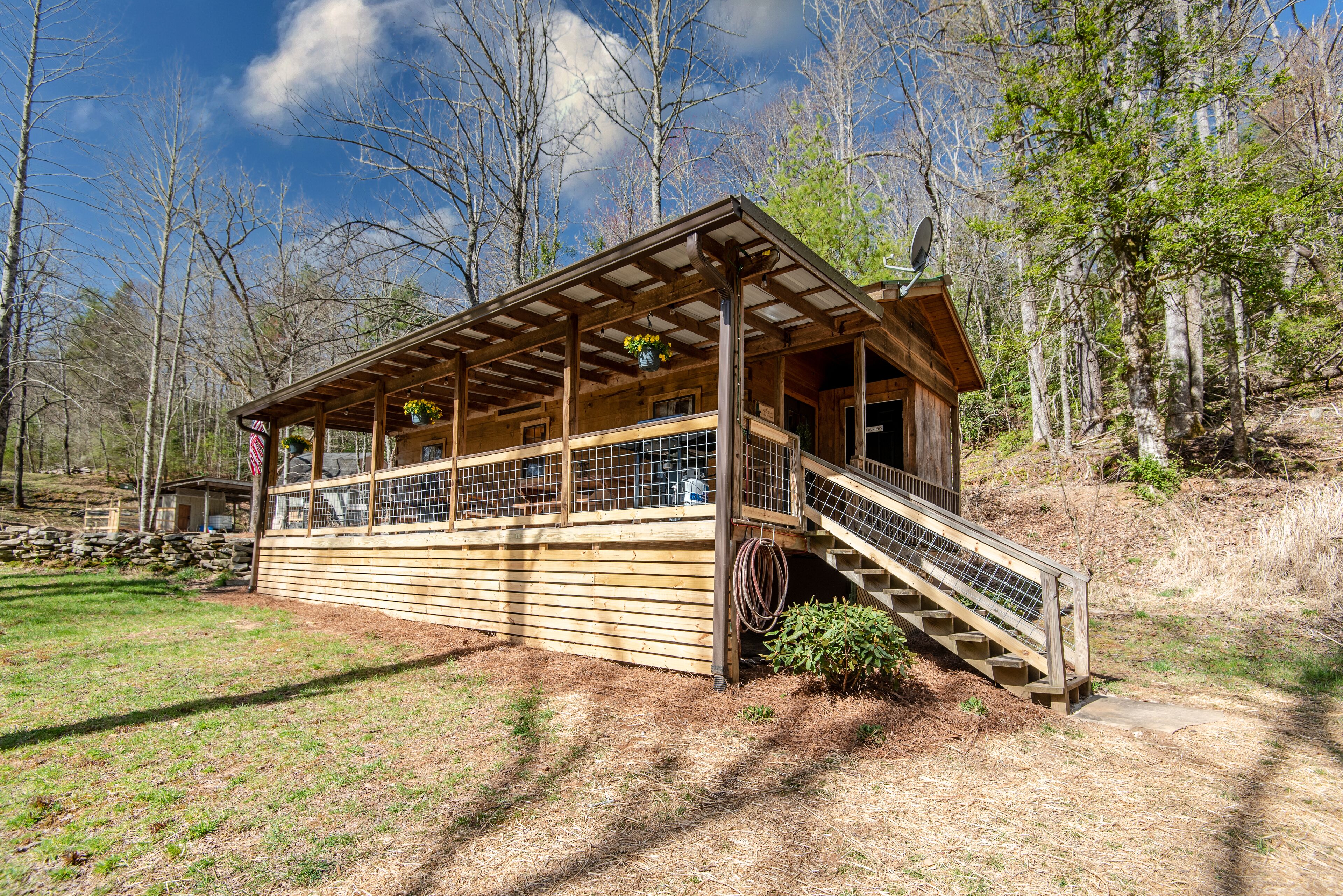 Hollow Hideaway - Minutes to Dupont State Forest!