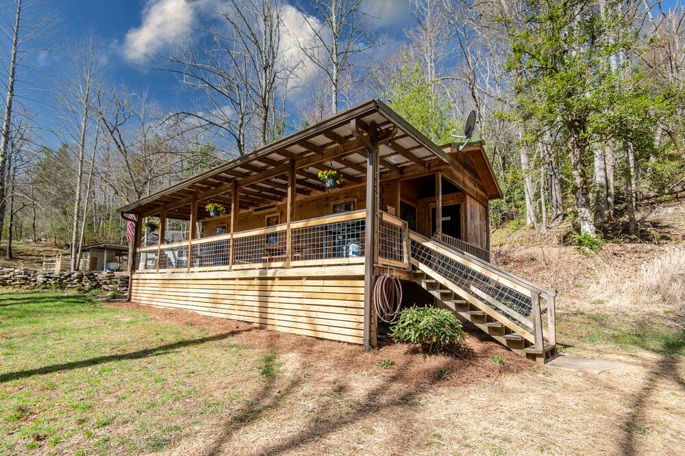 Hollow Hideaway - Minutes to Dupont State Forest!