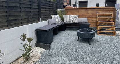 Beautiful Cottage with private plunge pool/Hot Tub - 40 mins from Puy du Fou