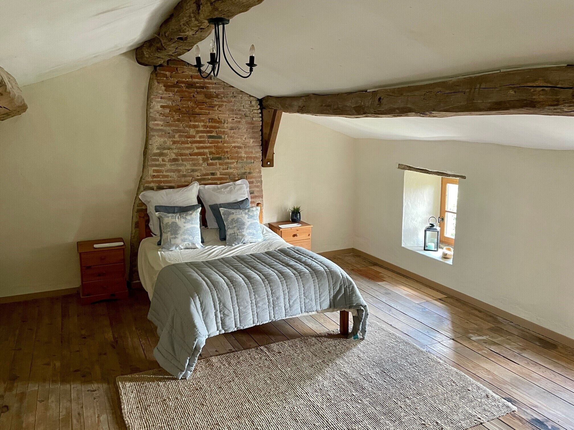 4 chambres, fer et planche à repasser, lit parapluie, Wi-Fi gratuit