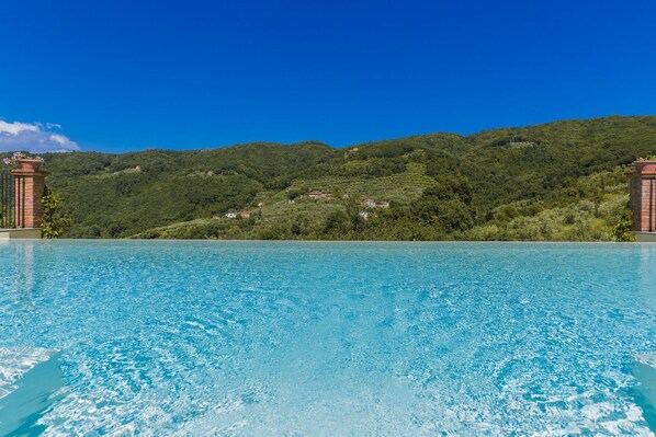 An infinity pool