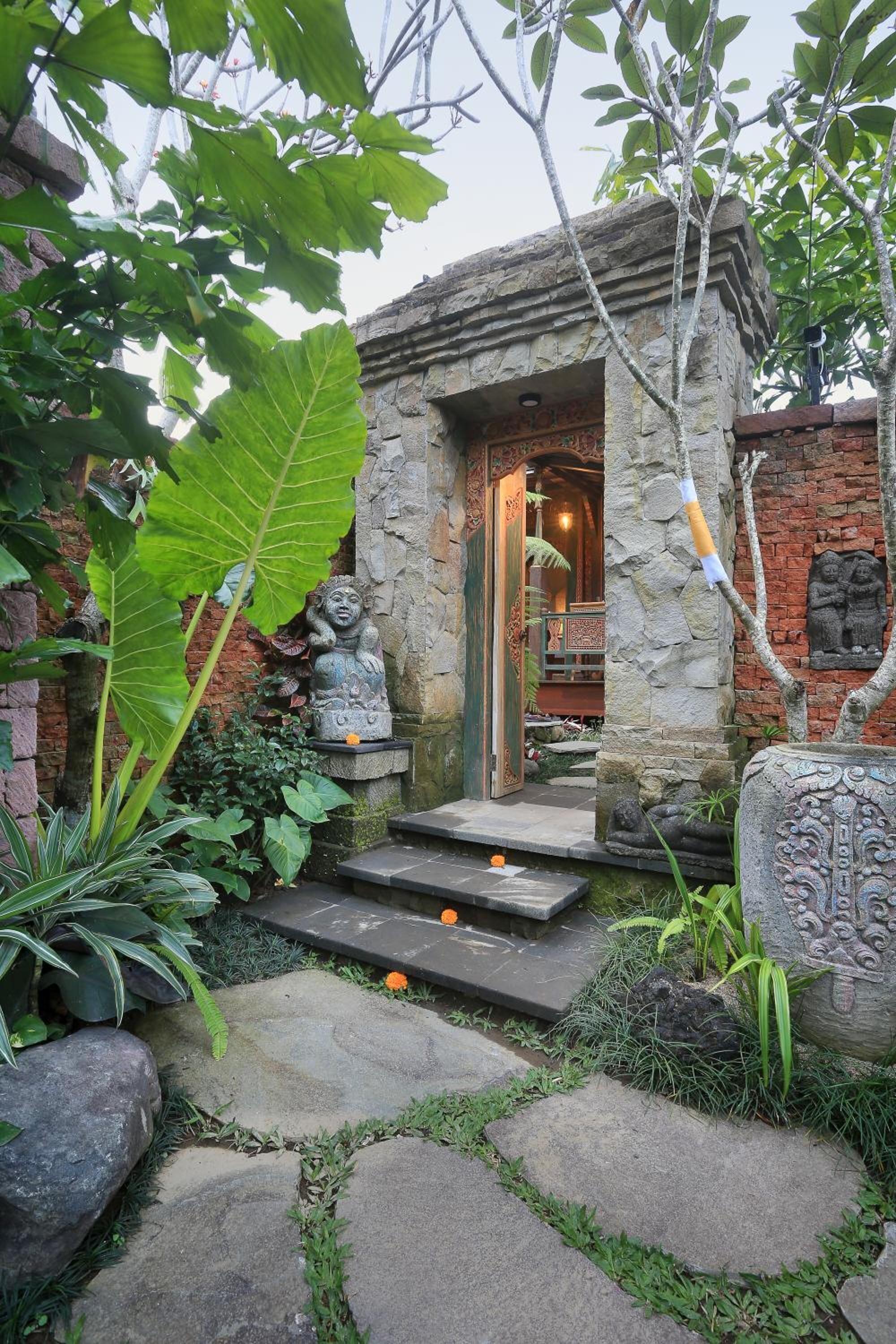 Khuôn viên nơi lưu trú