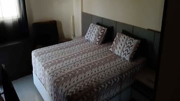 2 quartos, ferros/tábuas de passar roupa, Wi-Fi, roupa de cama