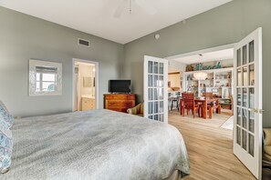 3 bedrooms, iron/ironing board, WiFi, bed sheets