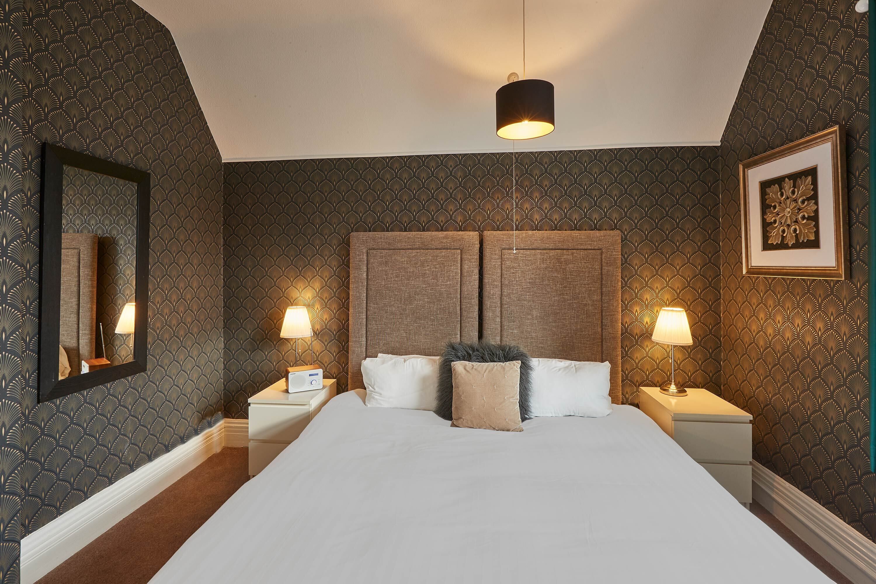 House | 7 bedrooms, iron/ironing board, free WiFi, bed sheets