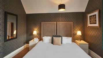 House | 7 bedrooms, iron/ironing board, free WiFi, bed sheets